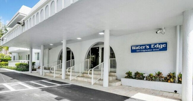 Building Photo - 100 Edgewater Dr Unit 116 Rental