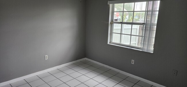 Photo - 4725 SW 143rd Ave