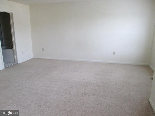 Photo - 2004 Travis Point Ct