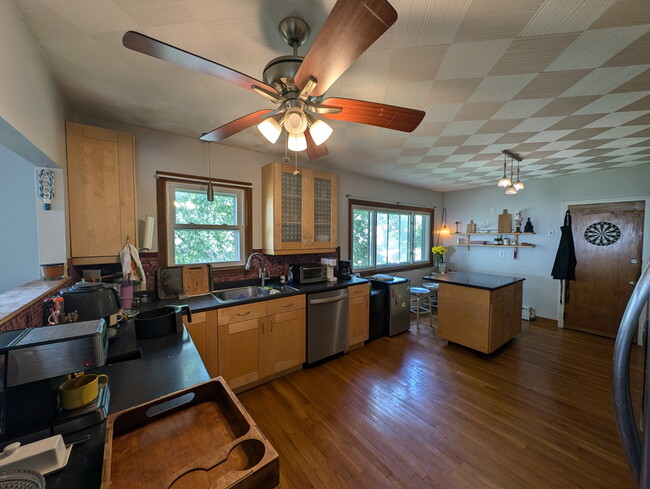 Photo - 85 Gladstone St Unit 85 Gladstone Street