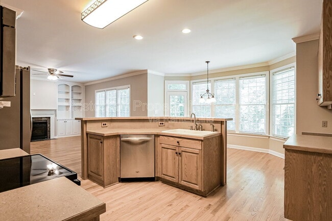Photo - 2304 Knoll Ridge Ln