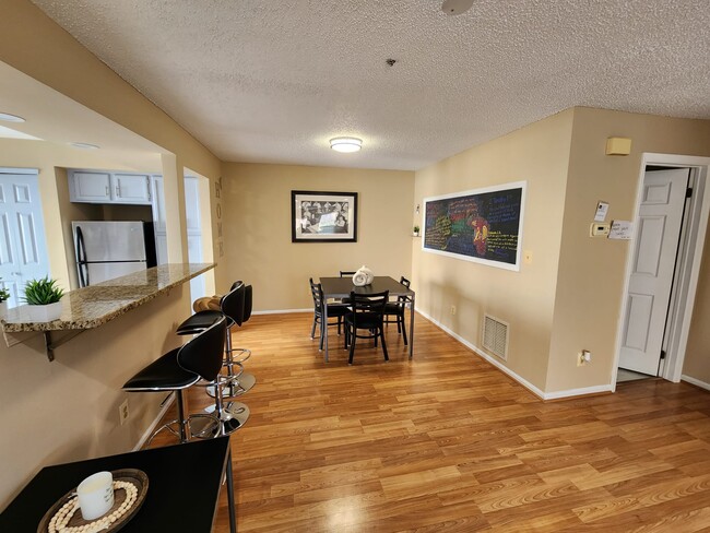 Photo - 30 Richmond St