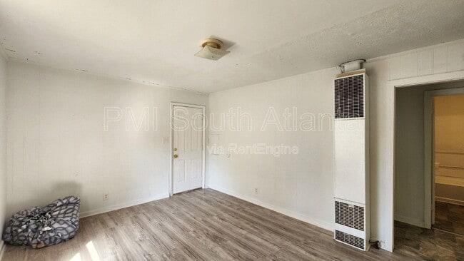 Photo - 140 Realty St