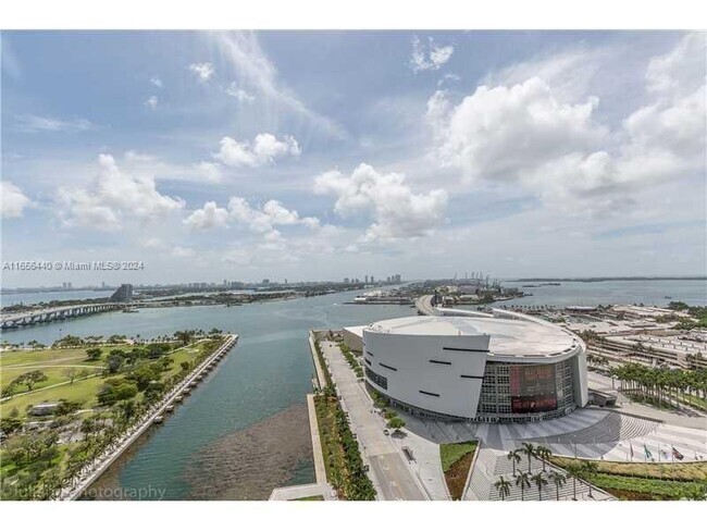 Building Photo - 888 Biscayne Blvd Unit 4107 Rental