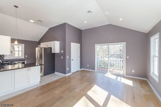 Building Photo - 17 Jersey St Rental
