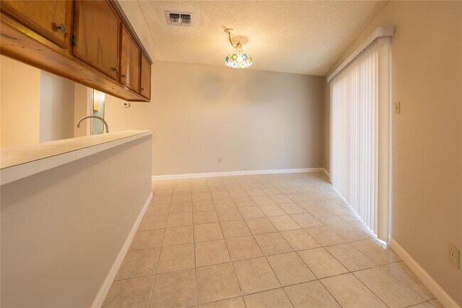 Photo - 11 Deerfield Dr