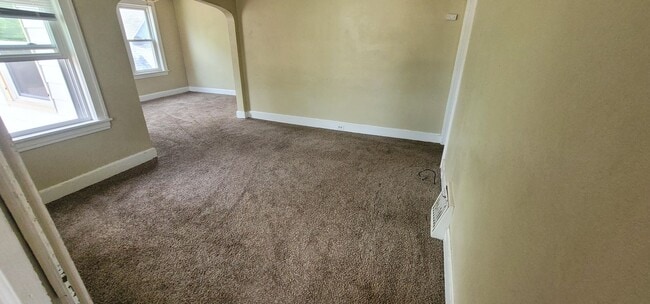 Photo - Duluth, MN. 4 bedroom - 1 bath - 1 off street parking - Single Family Home.