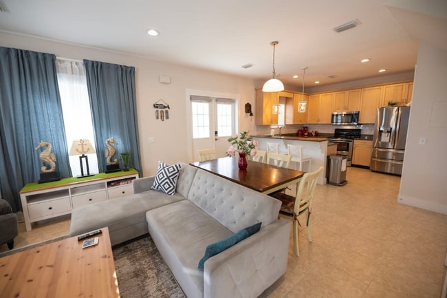 Photo - 8410 Thomas Dr