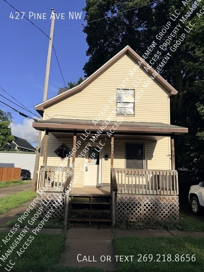 Building Photo - 427 Pine Ave NW