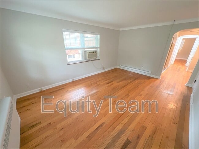 Photo - 2769 Losantiville Ave