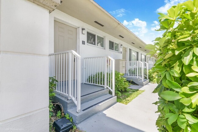 Building Photo - 9800 East Bay Harbor Drive Rental