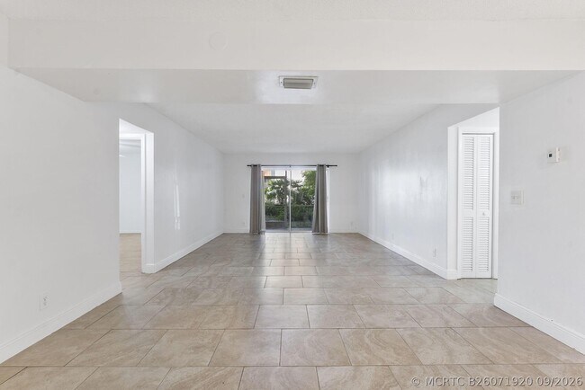 632 NW 13th St Unit 16