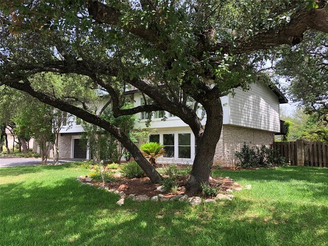 Photo - 809 Malabar St