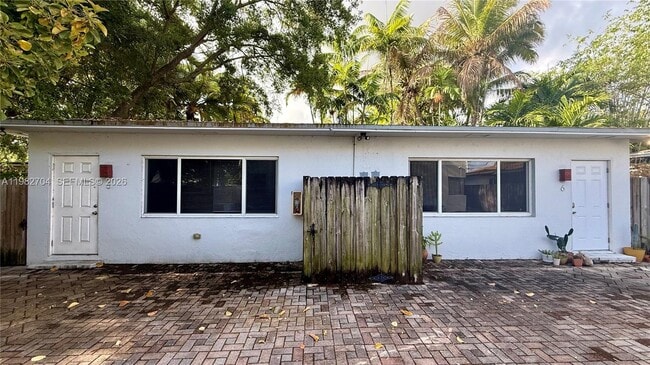 Building Photo - 572 NE 67th St Unit 5