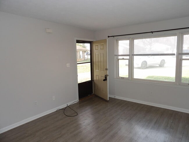 Photo - 114 Potomac Ct Unit B