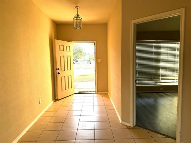 Photo - 1001 Golden Bear Ln