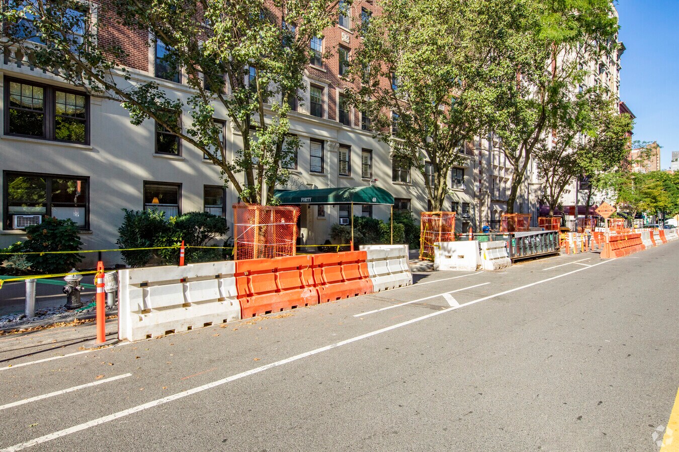 40-37 W 77th St New York, NY 10024-5128 - 40 W 77th St