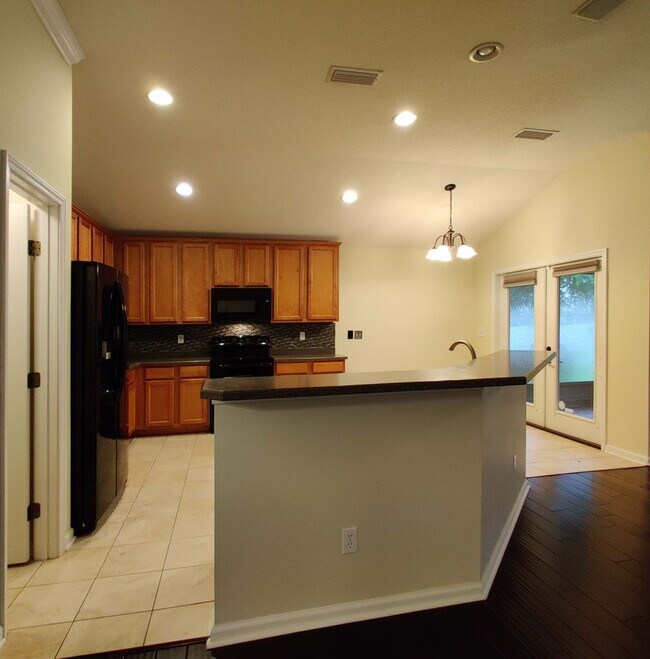3 BR 2 BA Home Timberlake Oakleaf - Image