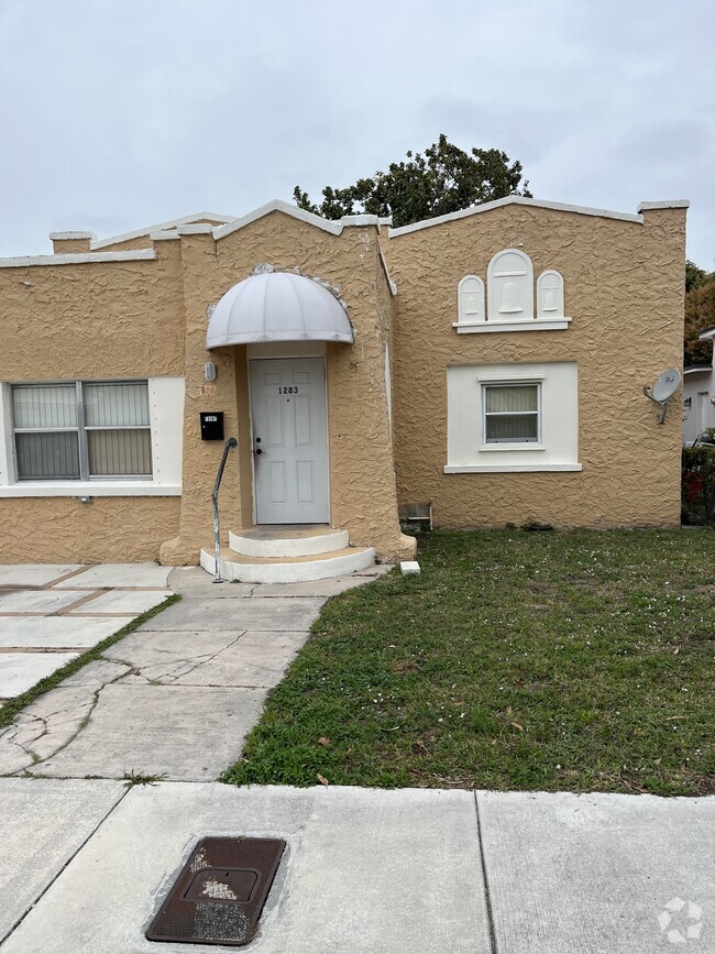 Building Photo - 1283 NW 55th St Rental