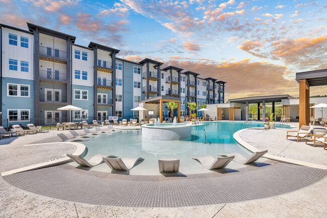 Building Photo - Evado