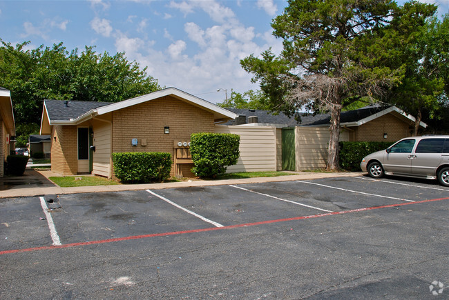 Crossway Apartments - Crossway Apartments