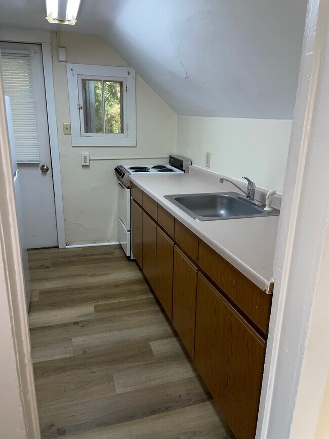 2012 4th St Unit 1BR/1BA