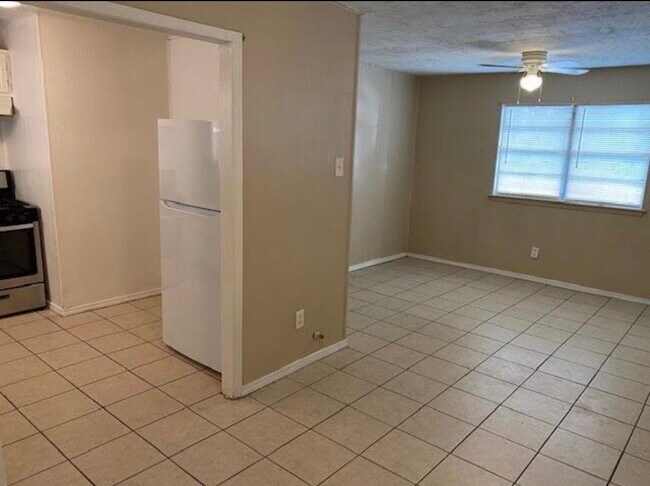 4753 Mallow St Unit c