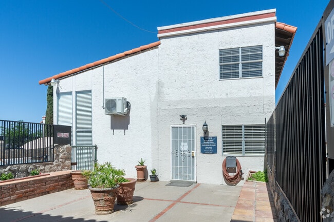 Leasing Office - Villa De Leon Apartments