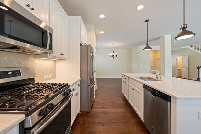 Photo - Available June 1!! Beautiful and Bright 4 Bedroom + 2.5 bath home with Loft & Open Floor Plan!