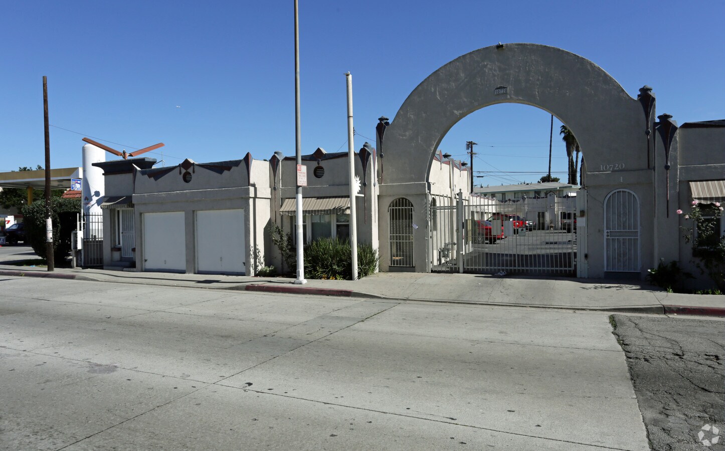 Photo - 10720 Long Beach Blvd