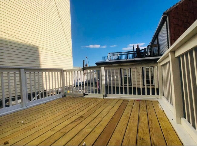 Private outdoor deck! - 139 Princeton St Unit 2