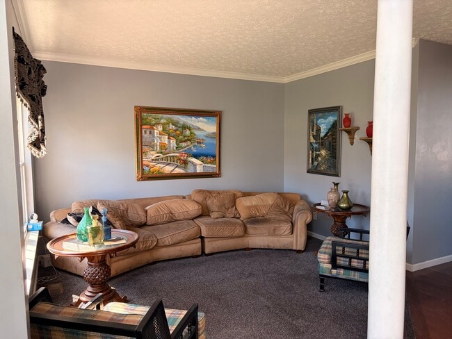 1842 Waverly Dr