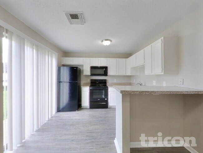 Photo - 3210 Kelling St