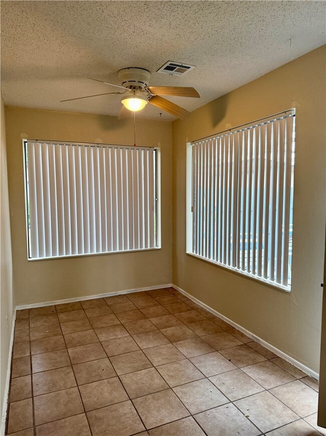 Photo - 930 N Century Dr