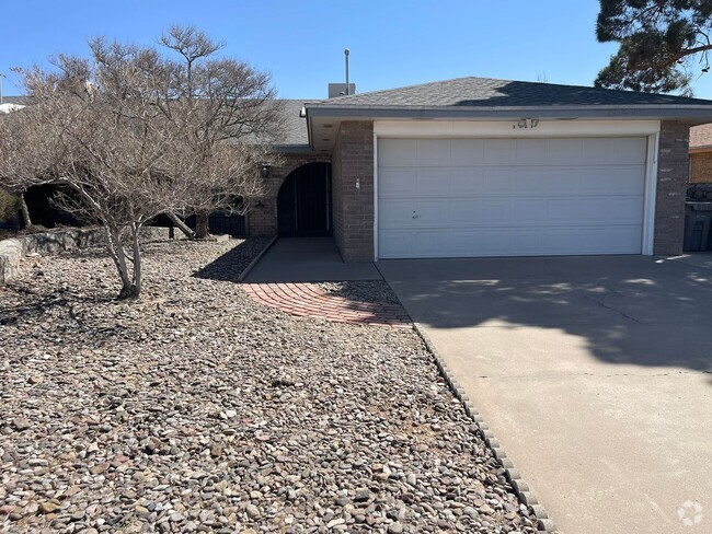 Building Photo - Beautiful Eastside Duplex Rental