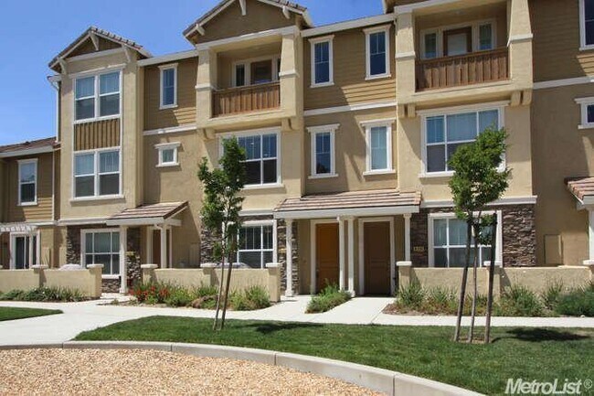 Building Photo - 6267 Lonetree Blvd