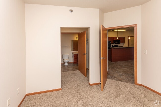 2BR, 2BA - 1,130SF