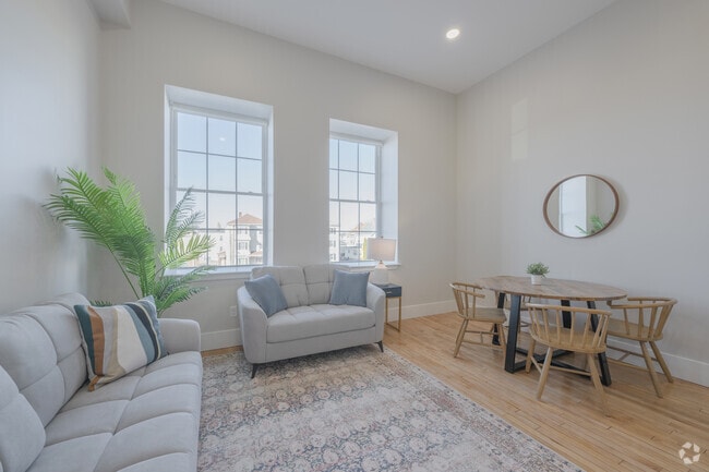 2 BR, 1 BA - 850 SF