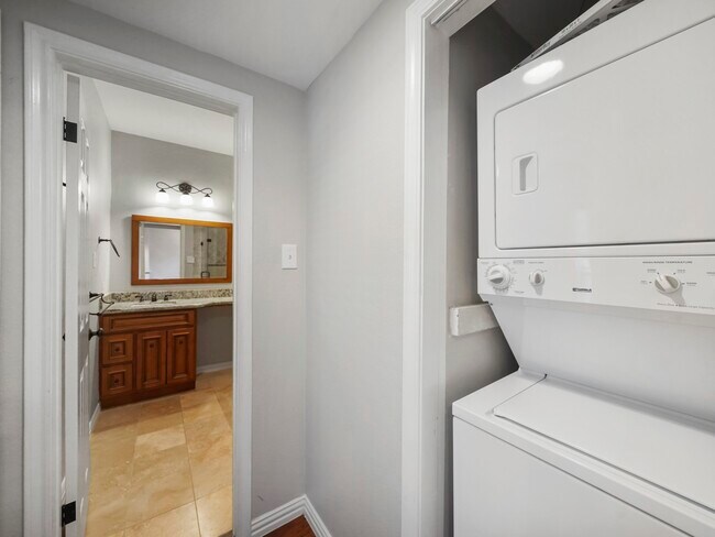 Photo - 4144 Greystone Way Unit 603
