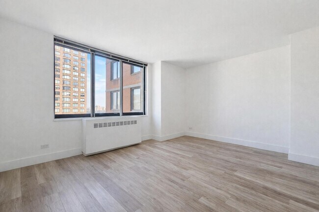 Photo - 1735 York Ave Unit 33 H