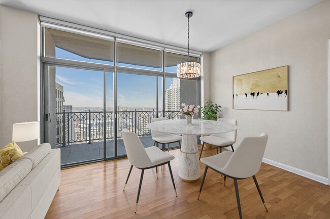 Photo - 21 E Huron St