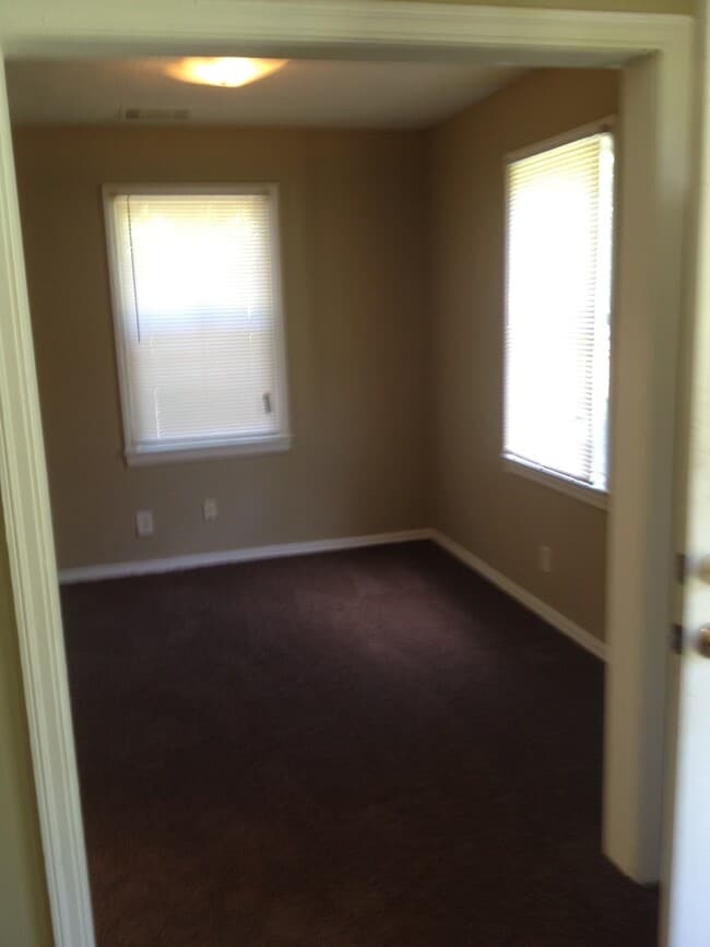 Photo - **AVAILABLE NOW**East Columbus 2 Bedroom / 1 Bathroom Home for Rent***