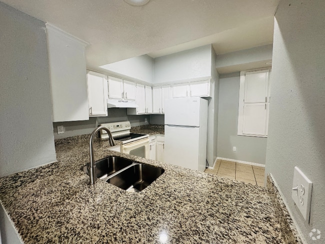Building Photo - 8731 Village of Fondren Rental