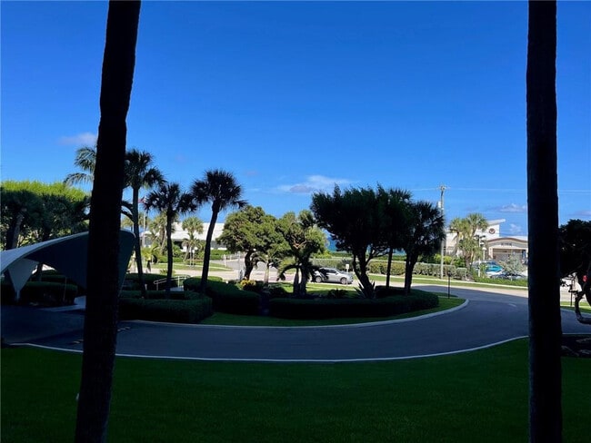 Building Photo - 333 NE 21st Ave Unit 304