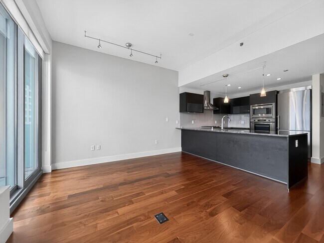 Photo - 737 Olive Wy