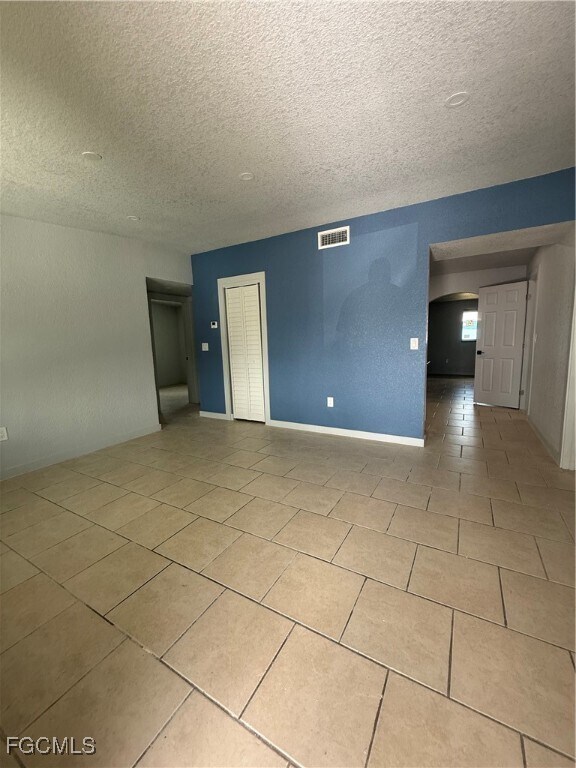 Building Photo - 1533 Gardenia Ave Rental