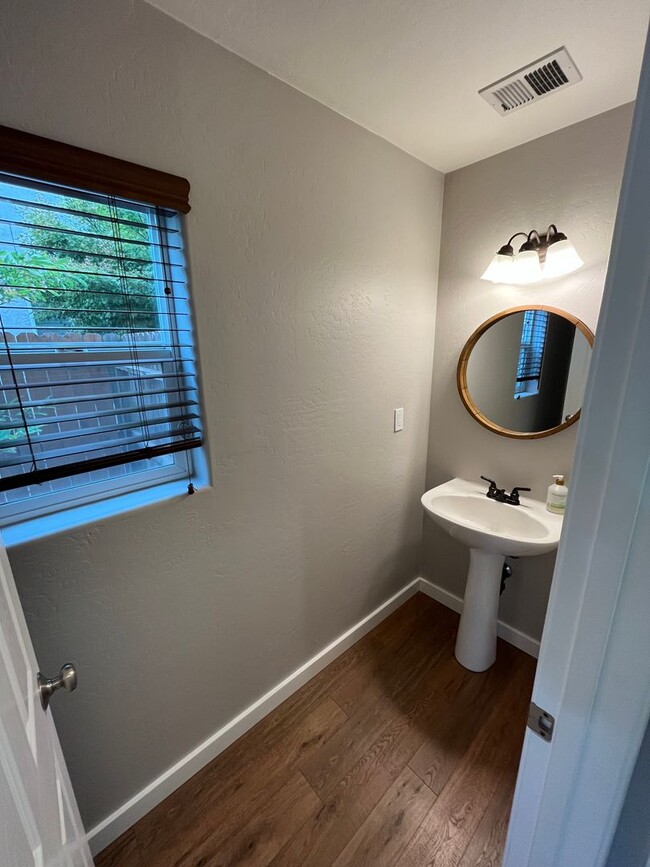 Photo - NW Visalia's Gated Neighborhood, Avalon!