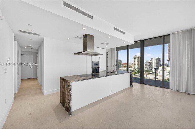 Photo - 700 NE 26th Terrace Unidad 1406