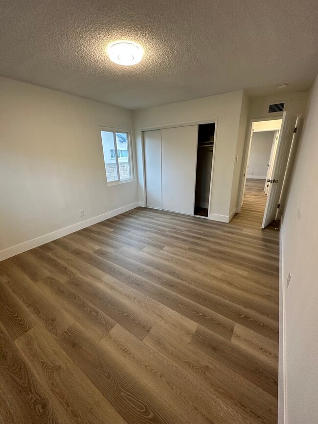 Photo - 556 Myrtle Ave