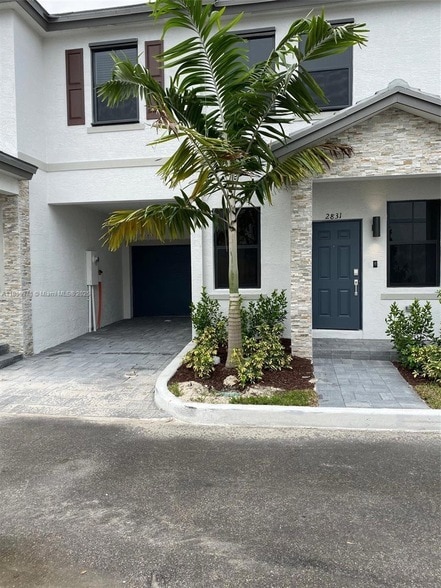 Building Photo - 2831 SW 16th Terrace Rental